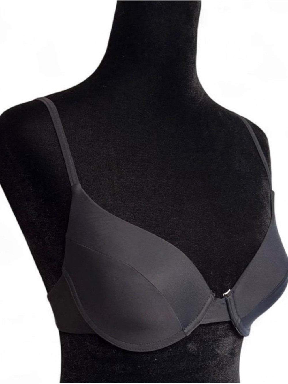 Smooth Front-Close T-Shirt Bra in Black